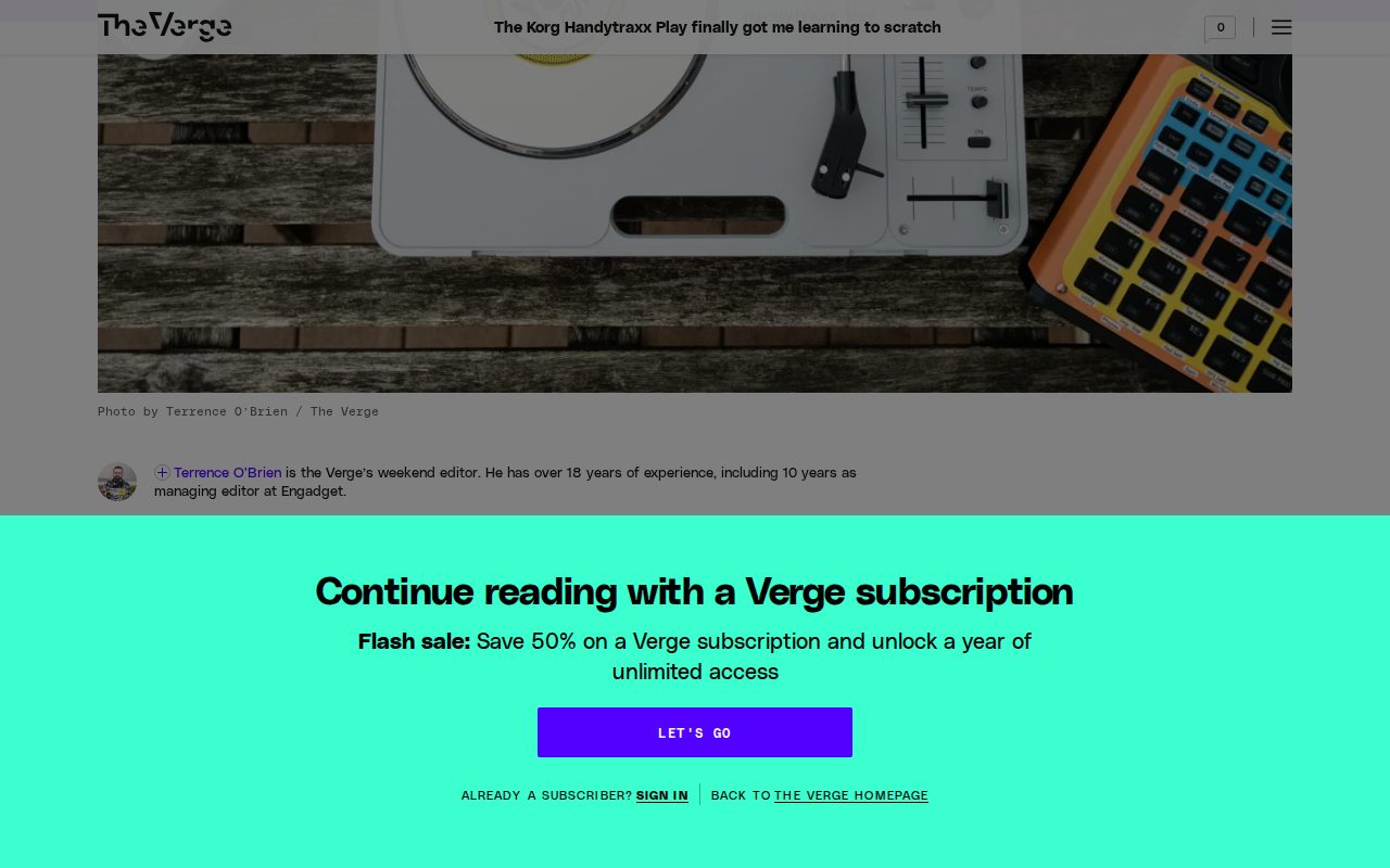 The Korg Handytraxx Play finally got me learning to scratch | The Verge - 保存されたスクリーンショット